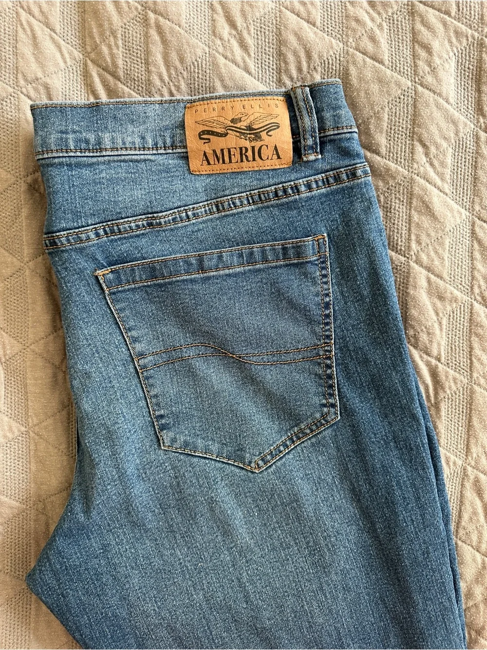 Perry Ellis America Men’s Medium Wash Stretch Jeans Size 36x32
